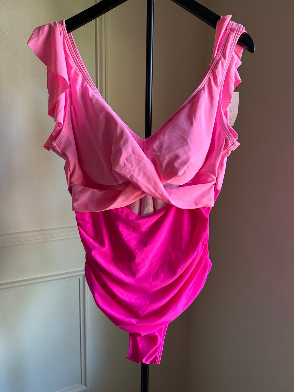 B2PRITY Hot Pink Colorblock Ruffle One Piece Swimsuit XL NWT